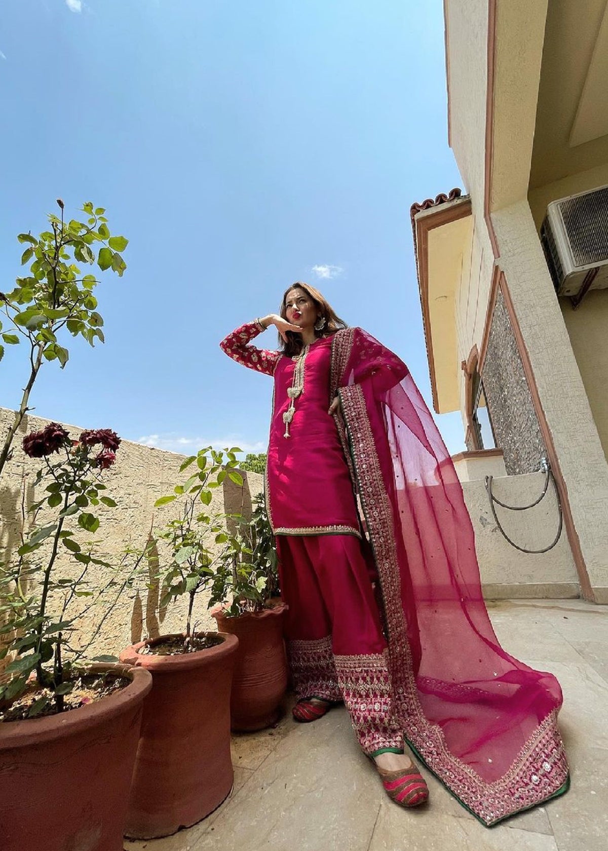 Hania Amir's Outfit