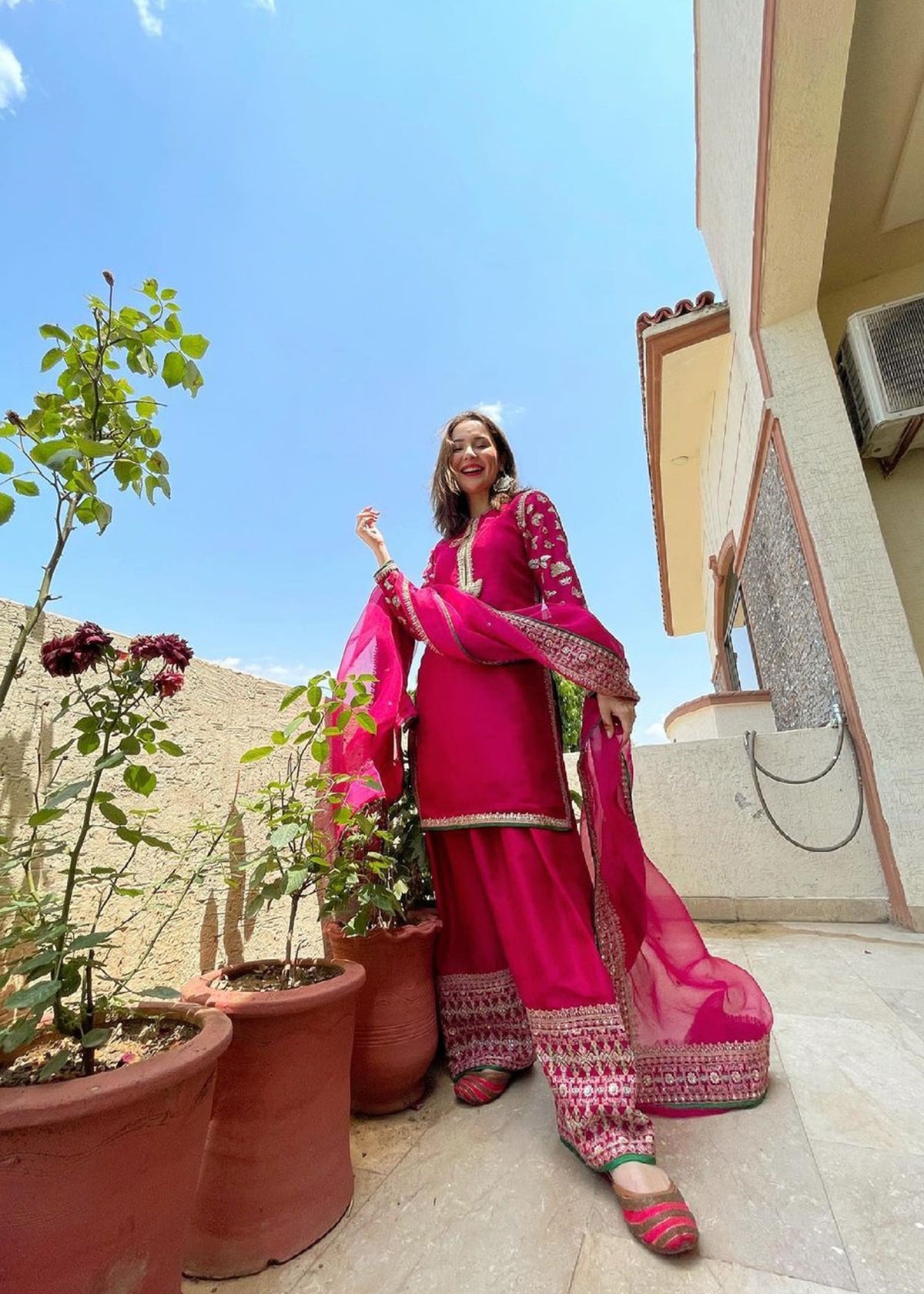 Hania Amir's Outfit – HussainRehar